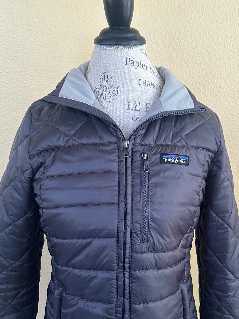 Patagonia “Radalie” Dark Gray Quilted Insulated Jacket Size Small Like New! - Picture 8 of 16